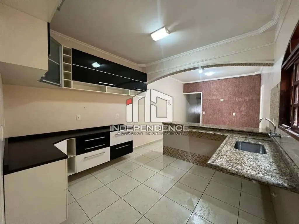 Sobrado, 3 quartos, 178 m² - Foto 1
