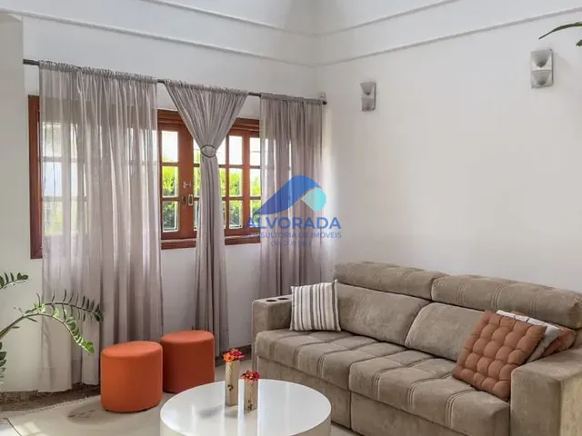 Sobrado com 595m² 3 quartos e 2 banheiros, à venda, no bairro Jardim Terras de São João em Jacareí