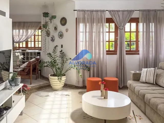 Sobrado com 595m² 3 quartos e 2 banheiros, à venda, no bairro Jardim Terras de São João em Jacareí