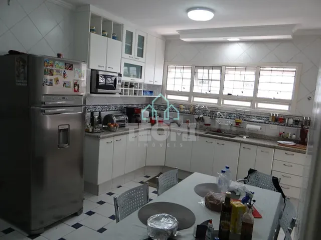 Sobrado com 171m² 3 quartos e 4 banheiros, à venda, no bairro Jardim das Bandeiras em Taubaté
