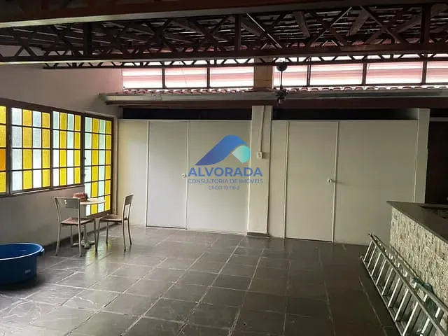 Sobrado com 341m² 3 quartos e 5 banheiros, à venda ou para alugar, no bairro Jardim São Dimas em São José dos Campos