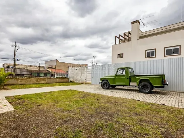 Sobrado com 212m² 3 quartos e 4 banheiros, à venda, no bairro Hauer em Curitiba