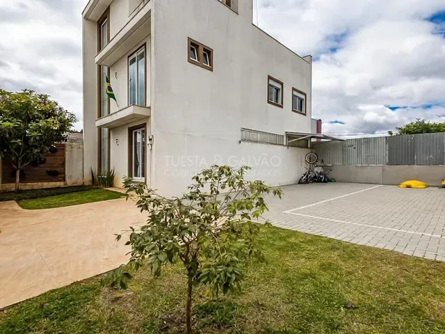 Sobrado com 212m² 3 quartos e 4 banheiros, à venda, no bairro Hauer em Curitiba