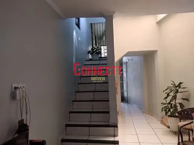 Sobrado com 218m² 5 quartos e 3 banheiros, à venda, no bairro Campos Elísios em Ribeirão Preto