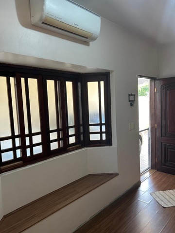 Sobrado com 450m² 6 quartos e 5 banheiros, à venda ou para alugar, no bairro Centro em Bertioga