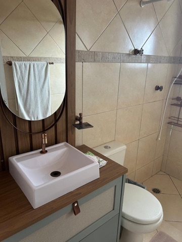 Sobrado com 450m² 6 quartos e 5 banheiros, à venda ou para alugar, no bairro Centro em Bertioga