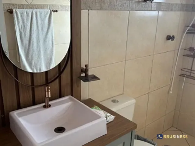 Sobrado com 450m² 6 quartos e 5 banheiros, à venda ou para alugar, no bairro Centro em Bertioga