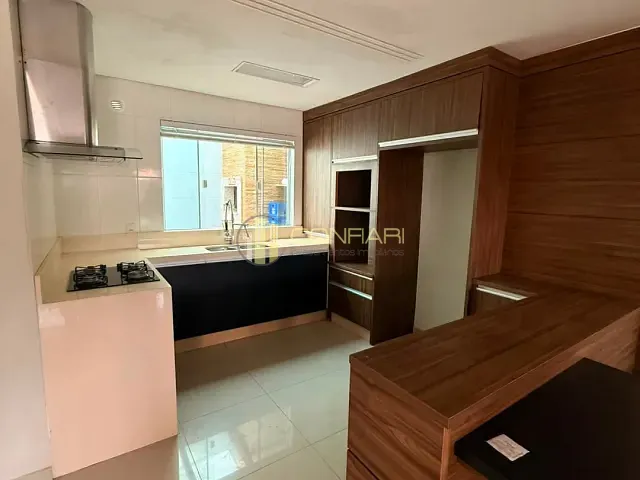 Sobrado com 234m² 3 quartos e 3 banheiros, à venda, no bairro Várzea em Itapema