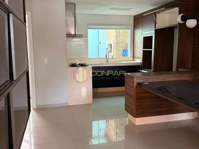 Sobrado com 234m² 3 quartos e 3 banheiros, à venda, no bairro Várzea em Itapema