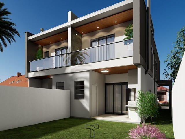 Sobrado com 186m² 3 quartos e 3 banheiros, à venda, no bairro Ingleses do Rio Vermelho em Florianópolis