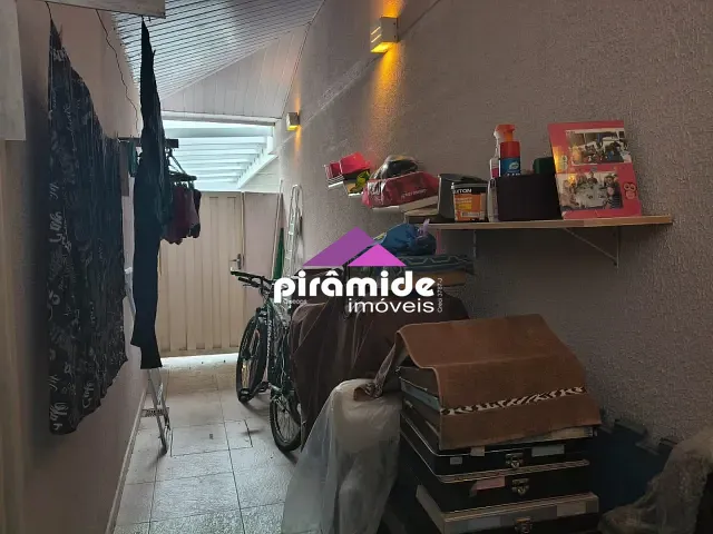 Sobrado com 140m² 3 quartos e 2 banheiros, à venda, no bairro Condomínio Residence Club em Jacareí