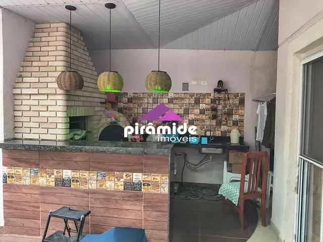 Sobrado com 140m² 3 quartos e 2 banheiros, à venda, no bairro Condomínio Residence Club em Jacareí