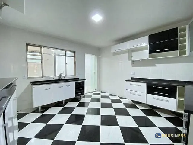 Sobrado com 150m² 3 quartos e 2 banheiros, à venda, no bairro Santa Paula em São Caetano do Sul