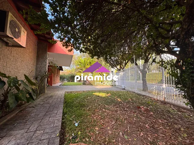 Sobrado com 451m² 4 quartos e 4 banheiros, para alugar, no bairro Jardim Esplanada II em São José dos Campos