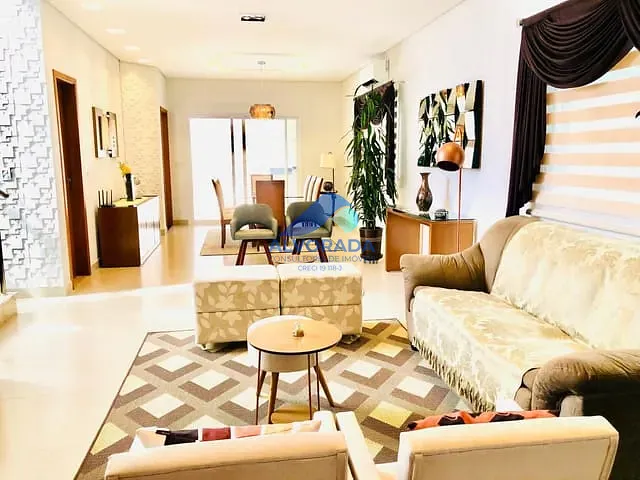 Sobrado com 253m² 4 quartos e 2 banheiros, à venda, no bairro Urbanova em São José dos Campos