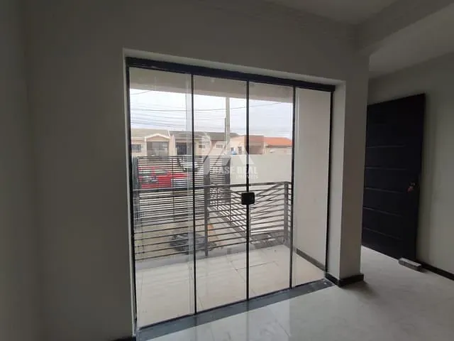 Sobrado com 266m² 2 quartos e 2 banheiros, à venda, no bairro Contorno em Ponta Grossa