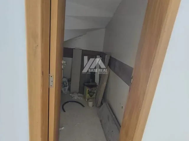 Sobrado com 266m² 2 quartos e 2 banheiros, à venda, no bairro Contorno em Ponta Grossa