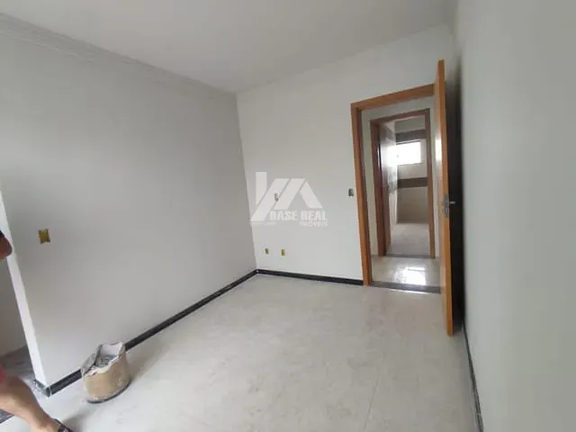 Sobrado com 266m² 2 quartos e 2 banheiros, à venda, no bairro Contorno em Ponta Grossa