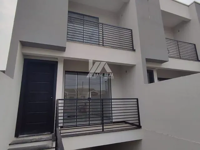 Sobrado com 266m² 2 quartos e 2 banheiros, à venda, no bairro Contorno em Ponta Grossa