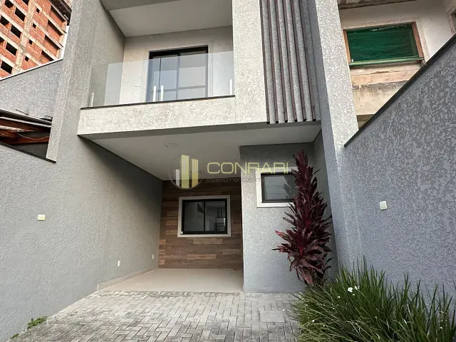 Sobrado 3 quartos e 2 banheiros, à venda, no bairro Morretes em Itapema