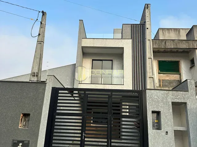 Sobrado 3 quartos e 2 banheiros, à venda, no bairro Morretes em Itapema