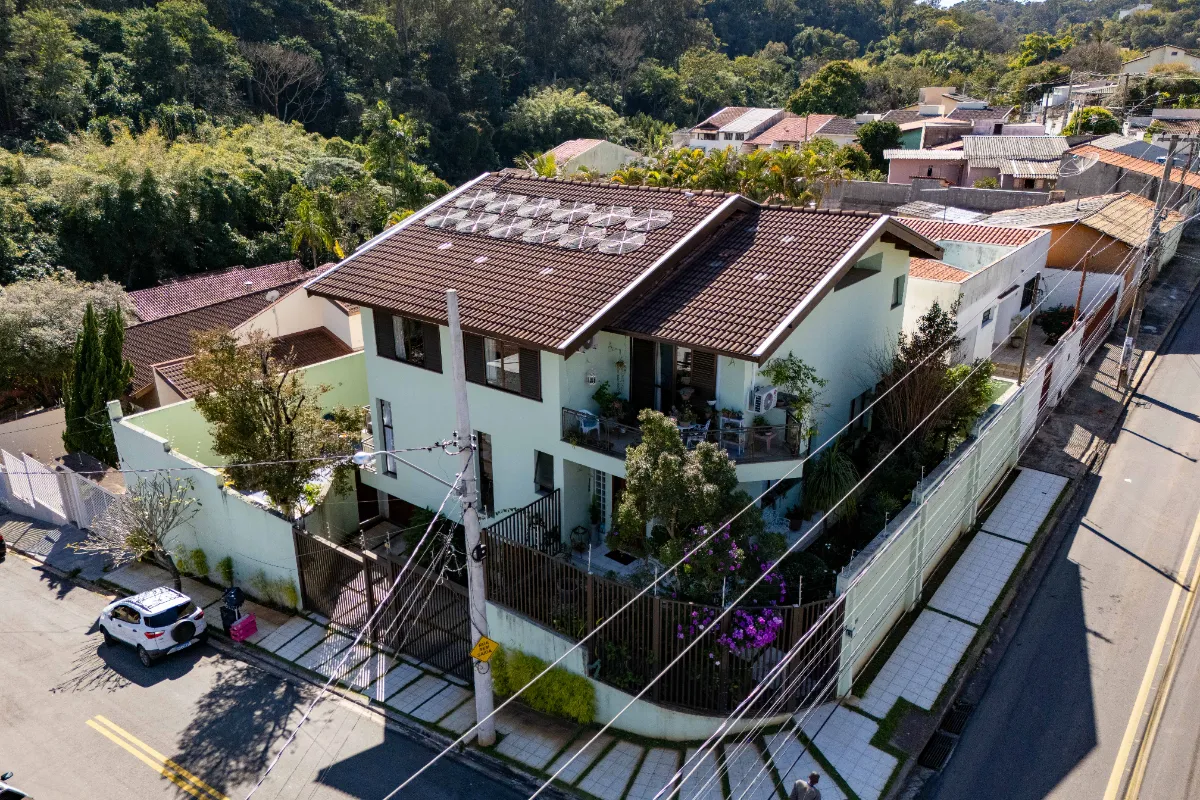 Sobrado para venda em Jardim Itália com 4 quartos, sendo 2 suítes, 514m²