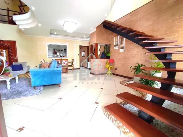 Sobrado com 1000m² 3 quartos e 5 banheiros, à venda ou para alugar, no bairro Fonte Imaculada em Taubaté