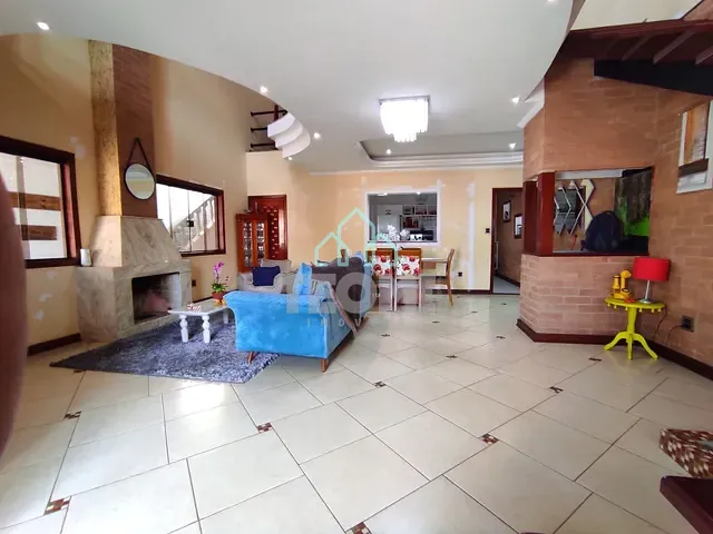 Sobrado com 1000m² 3 quartos e 5 banheiros, à venda ou para alugar, no bairro Fonte Imaculada em Taubaté