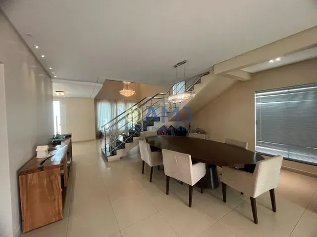 Sobrado com 397m² 4 quartos e 4 banheiros, à venda, no bairro Jardins Lisboa em Goiânia