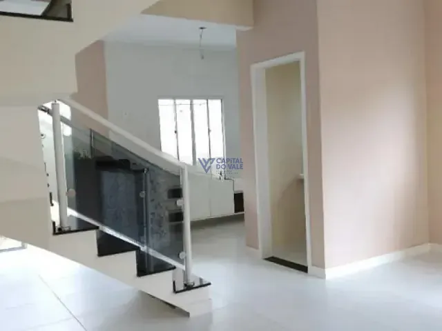 Sobrado 3 quartos e 1 banheiro, à venda, no bairro Vila São Bento em São José dos Campos