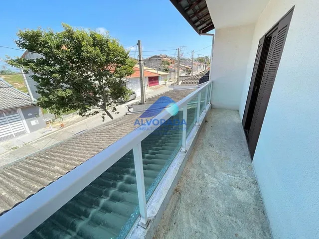 Sobrado com 130m² 3 quartos e 1 banheiro, à venda, no bairro Vila Das Flores em São José dos Campos