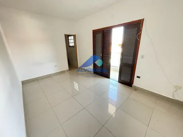 Sobrado com 130m² 3 quartos e 1 banheiro, à venda, no bairro Vila Das Flores em São José dos Campos