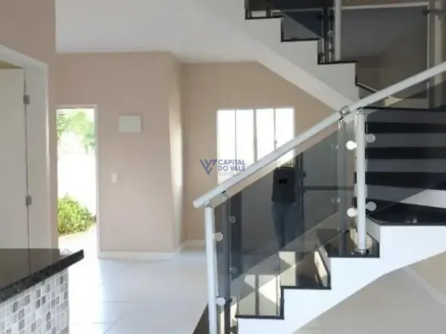 Sobrado 3 quartos e 1 banheiro, à venda, no bairro Vila São Bento em São José dos Campos