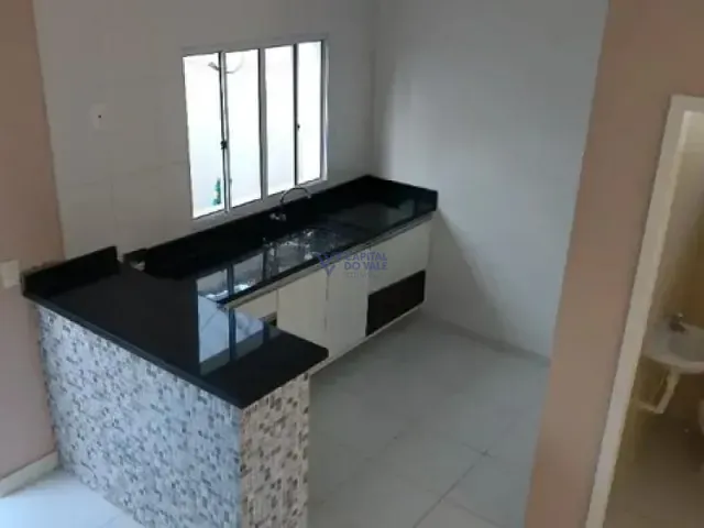Sobrado 3 quartos e 1 banheiro, à venda, no bairro Vila São Bento em São José dos Campos