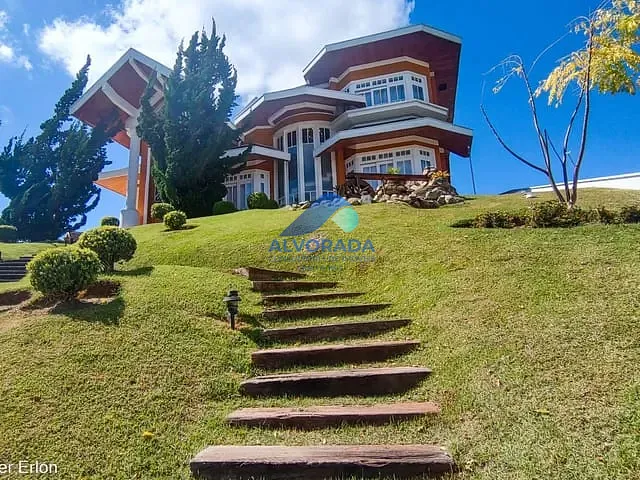 Sobrado com 2000m² 4 quartos e 6 banheiros, à venda, no bairro Zona Rural em Paraibuna
