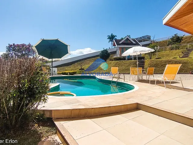Sobrado com 2000m² 4 quartos e 6 banheiros, à venda, no bairro Zona Rural em Paraibuna