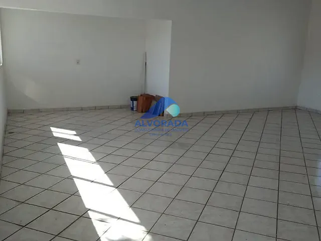 Sobrado com 250m² 4 quartos e 2 banheiros, à venda, no bairro Jardim Bela Vista em São José dos Campos