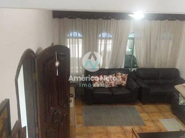 Sobrado 4 quartos e 2 banheiros, à venda, no bairro Vila Arapuã em São Paulo