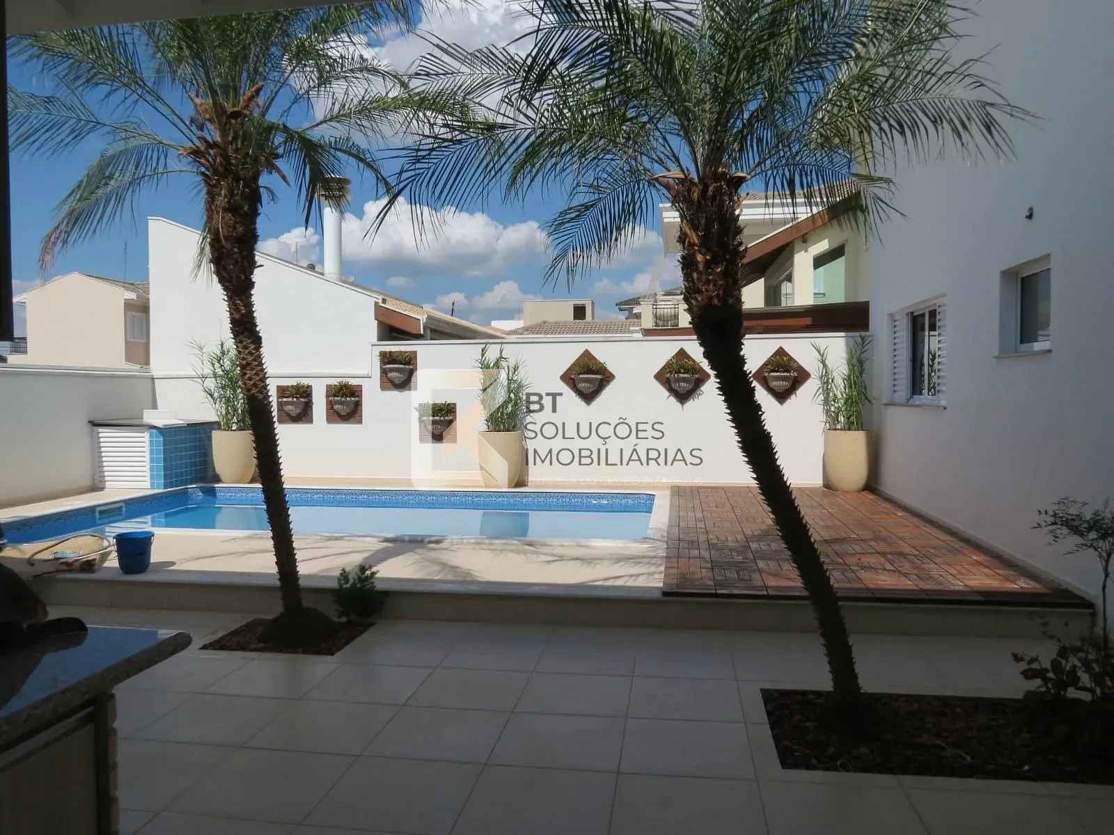 Sobrado, 4 quartos, 350 m² - Foto 1