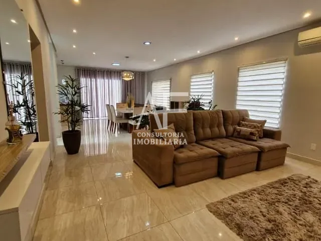 Sobrado com 500m² 4 quartos e 4 banheiros, à venda, no bairro Piracangaguá em Taubaté