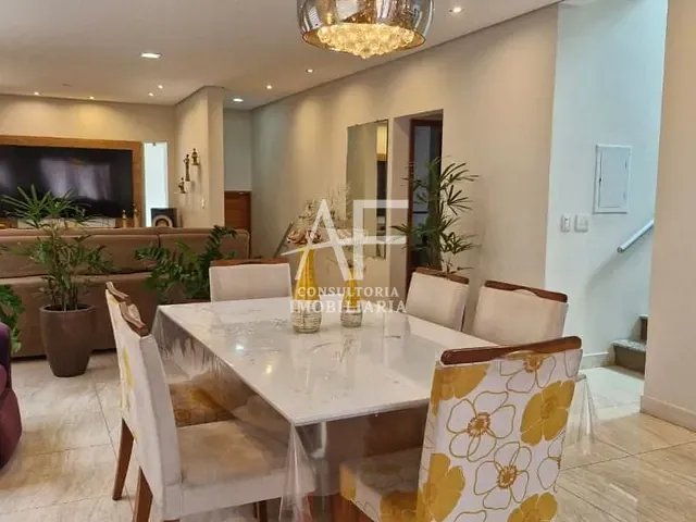 Sobrado com 500m² 4 quartos e 4 banheiros, à venda, no bairro Piracangaguá em Taubaté