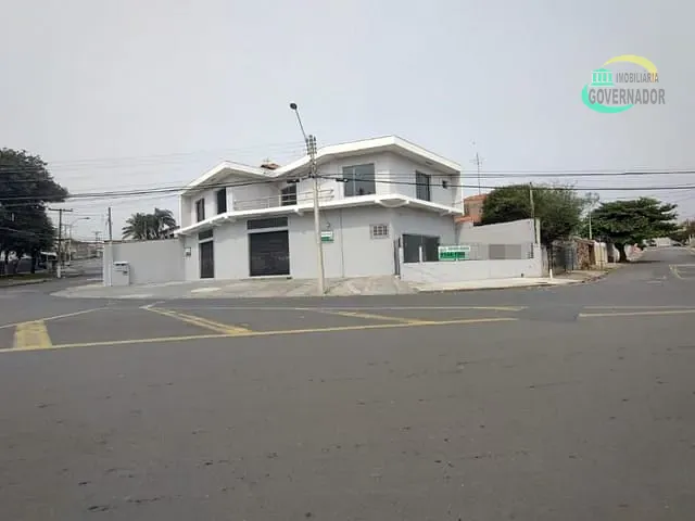 Sobrado com 397m² 3 quartos e 6 banheiros, à venda, no bairro Jardim Interlagos em Campinas