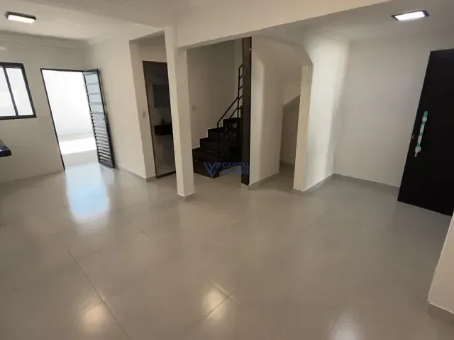Sobrado 2 quartos e 1 banheiro, à venda, no bairro Conjunto Habitacional São José dos Campos A em São José dos Campos