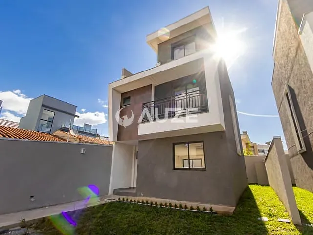 Sobrado 4 quartos e 4 banheiros, à venda, no bairro Uberaba em Curitiba