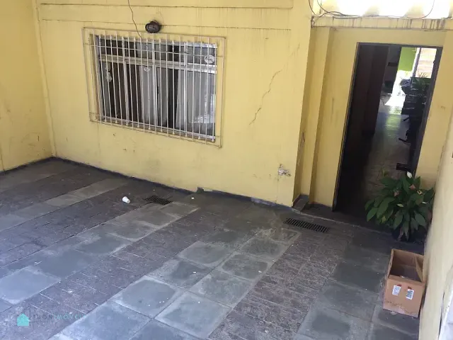Sobrado à venda, no bairro Bairro inválido em Cidade inexistente