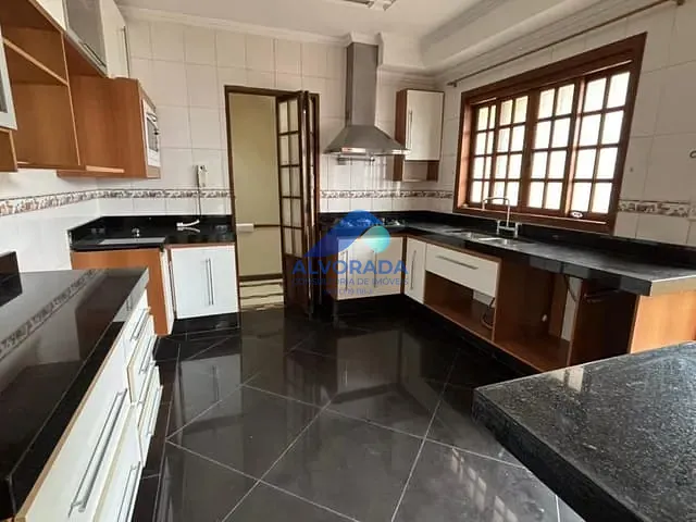 Sobrado com 151m² 3 quartos e 5 banheiros, à venda, no bairro Jardim das Indústrias em São José dos Campos