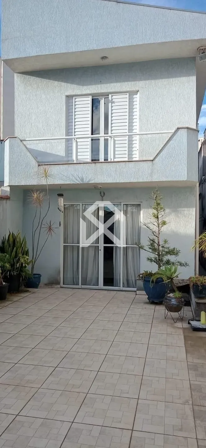 Sobrado, 3 quartos, 243 m² - Foto 1