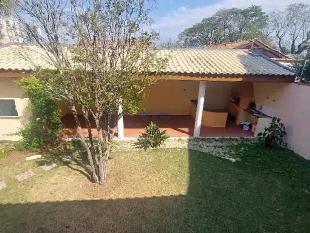 Sobrado 4 quartos e 4 banheiros, à venda, no bairro Jardim Esplanada em São José dos Campos