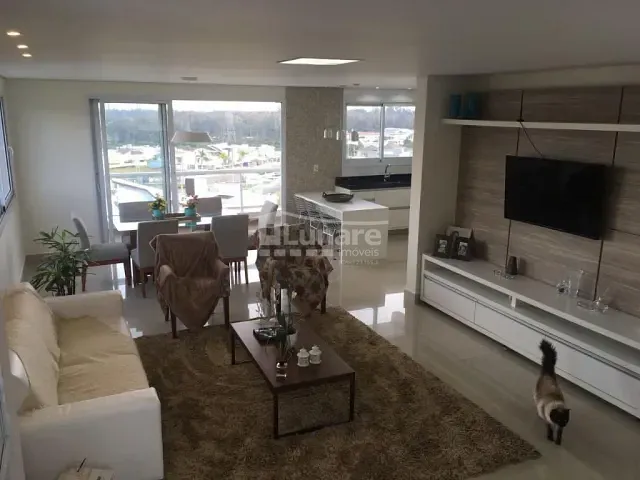 Sobrado com 297m² 3 quartos e 4 banheiros, à venda, no bairro Fazenda Rodeio em Mogi das Cruzes