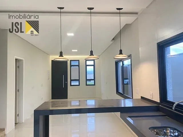 Sobrado com 250m² 3 quartos e 2 banheiros, à venda, no bairro Residencial Colinas em Caçapava